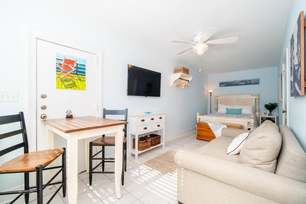 Why Knot Getaway...Rooftop With Waterview! Unit D Beaufort Екстер'єр фото