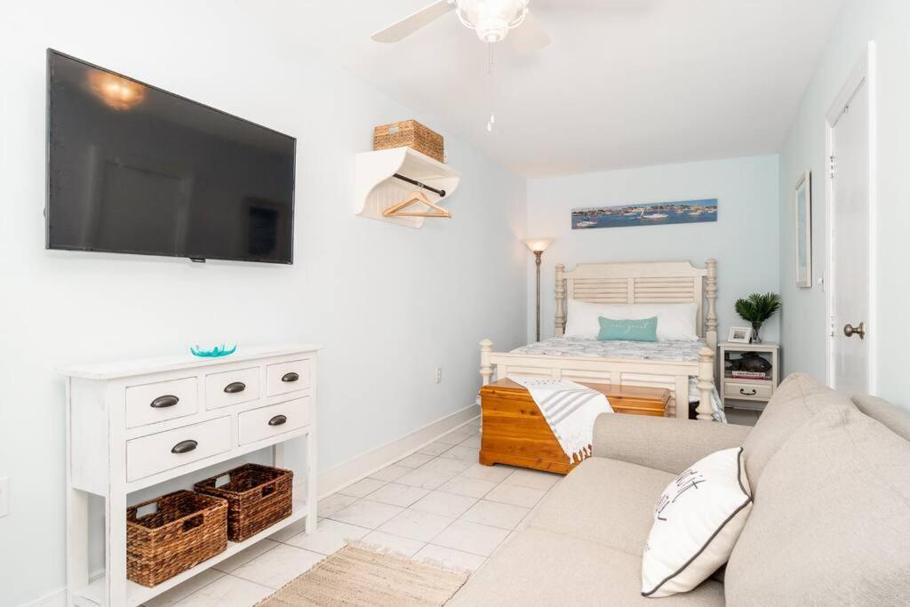 Why Knot Getaway...Rooftop With Waterview! Unit D Beaufort Екстер'єр фото
